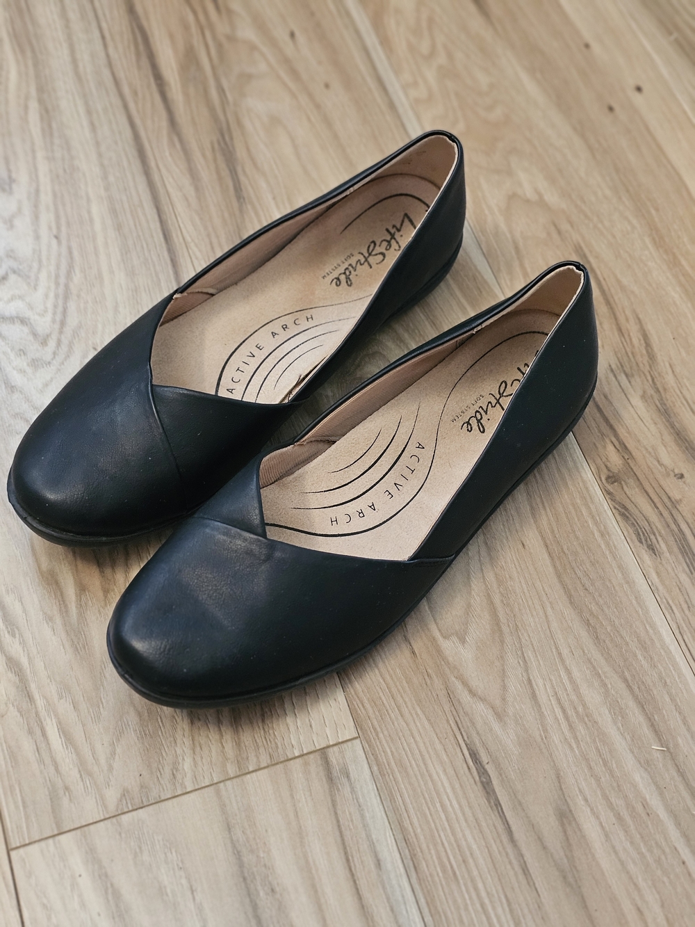 Life Stride Black Women's Slip-On Flats